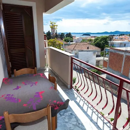 Pakostane/biograd Riviera 8058